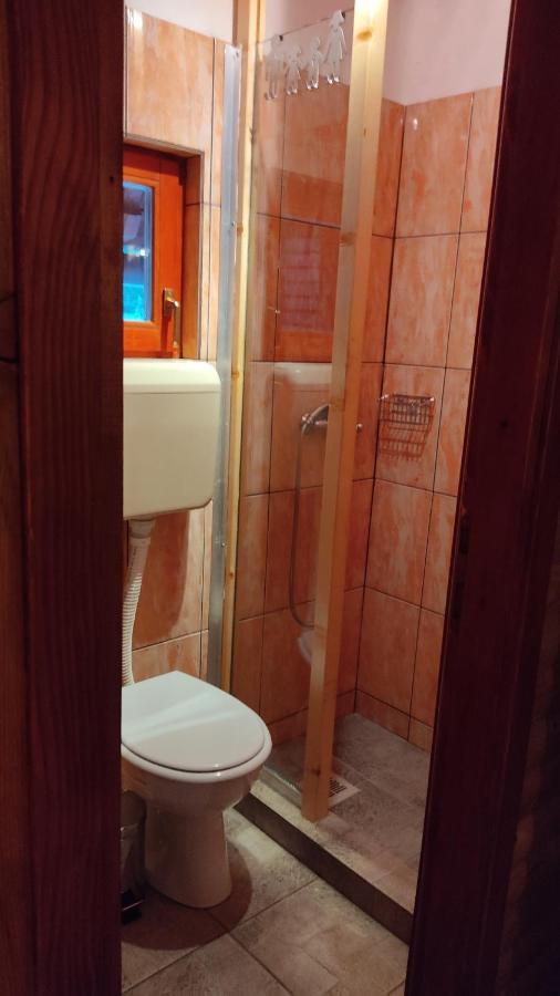 Villa Kuca Za Odmor "Med Strmci" à Zlobin Extérieur photo
