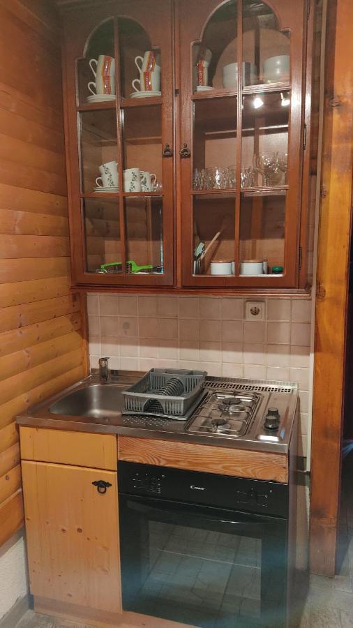 Villa Kuca Za Odmor "Med Strmci" à Zlobin Extérieur photo